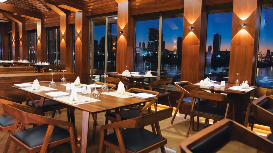 Food & Drinks 5, Reef Resort, Manama