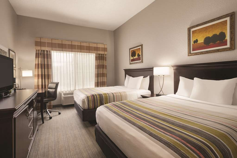 Bedroom 3, Country Inn & Suites by Radisson, West Bend, WI, Washington