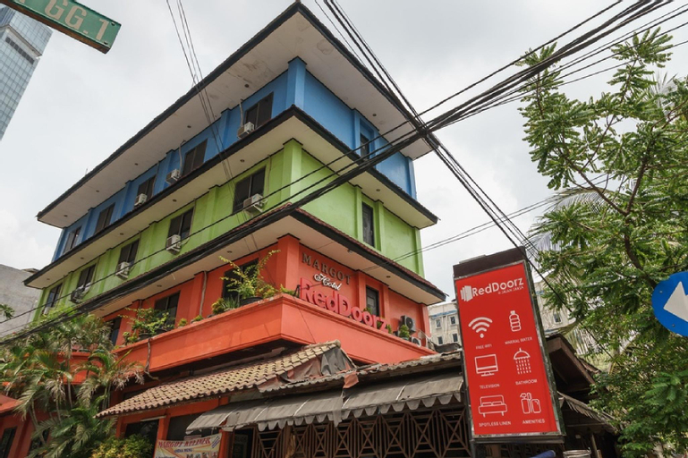 RedDoorz @ Jalan Jaksa, Central Jakarta