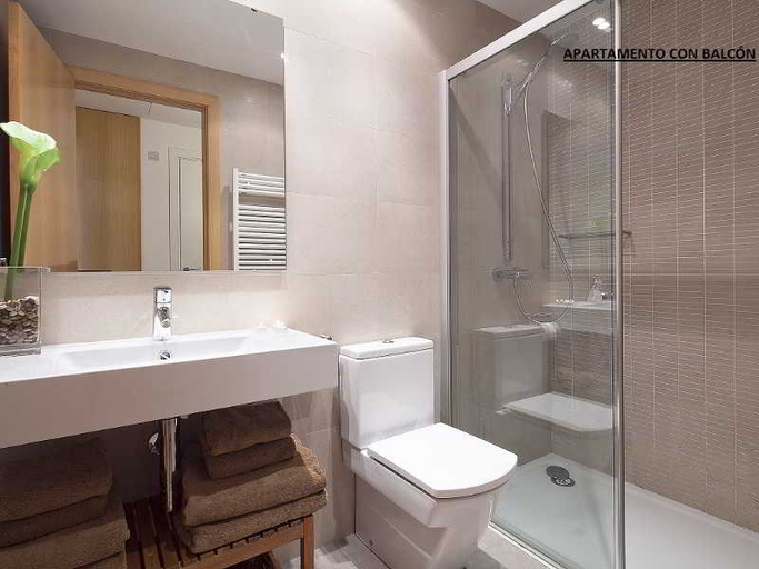 Bathroom 4, Bonavista Apartments Barcelona - Virreina, Barcelona