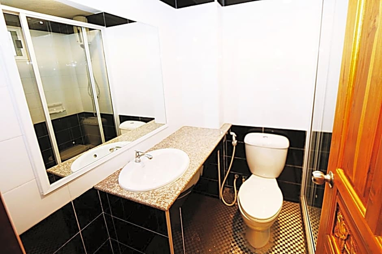 Bathroom 5, T3 Residence, Lat Phrao