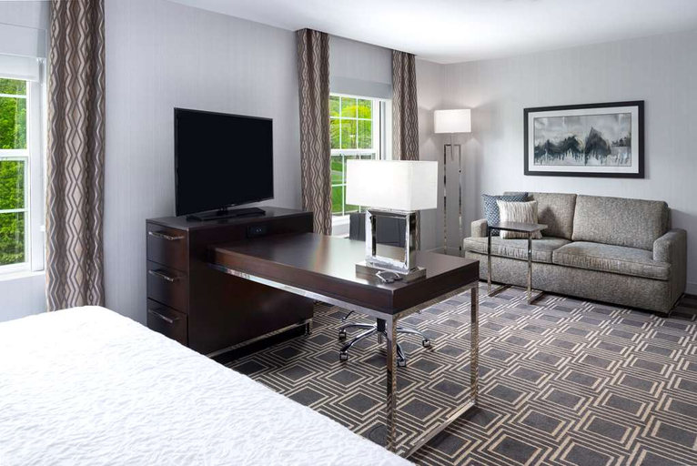 Bedroom 4, Hampton Inn & Suites Bridgewater, Somerset
