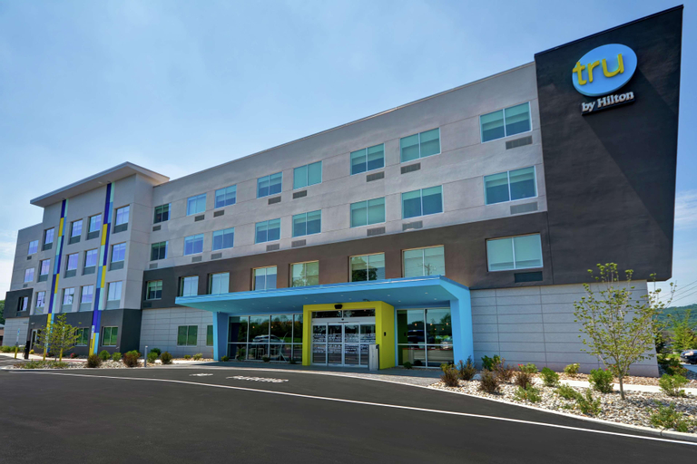 Exterior & Views 1, TRU by Hilton Denver, Lancaster