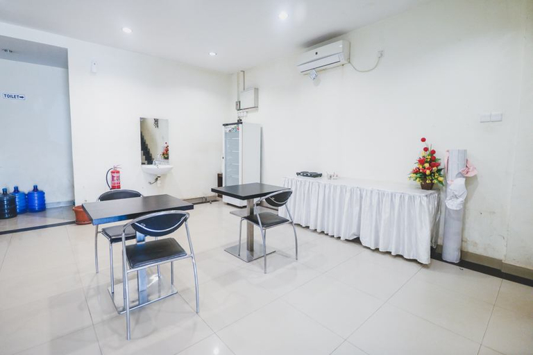 Public Area 2, RedDoorz @ Batu Aji Batam, Batam