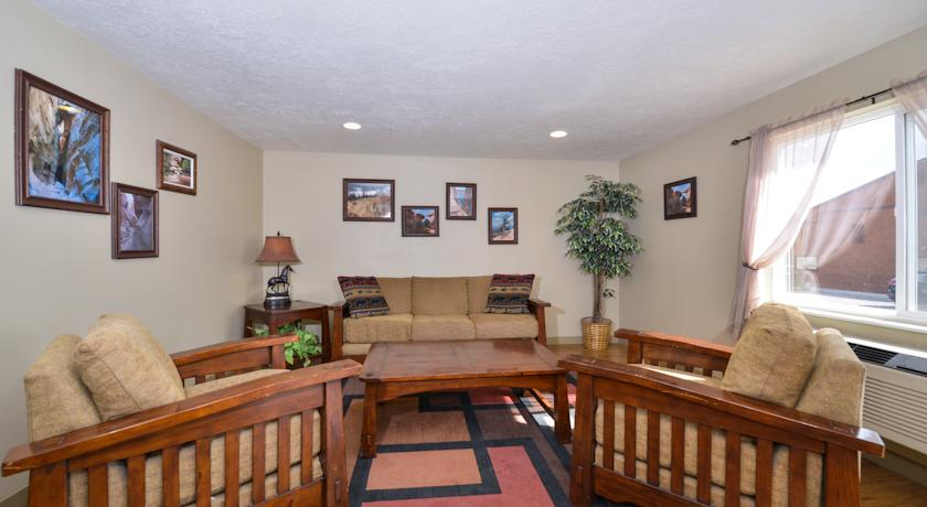 Public Area 2, Red Ledges Inn, Garfield