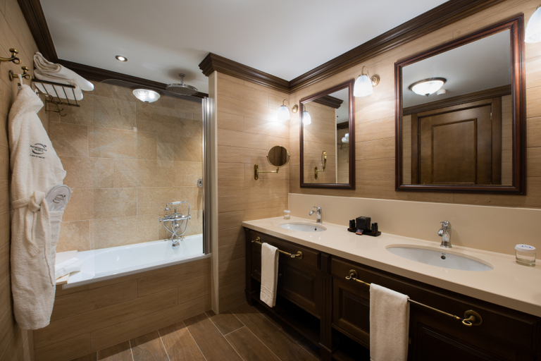 Bathroom, Portaventura Colorado Creek+ Ticket Included, Tarragona