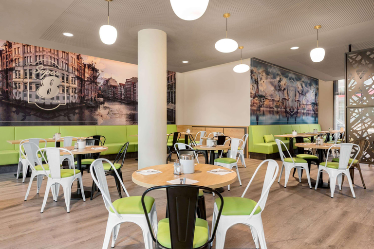 Food & Drinks 5, Super 8 by Wyndham Hamburg Mitte, Hamburg