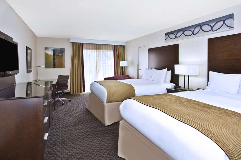 Bedroom 3, Radisson Hotel Sudbury, Greater Sudbury