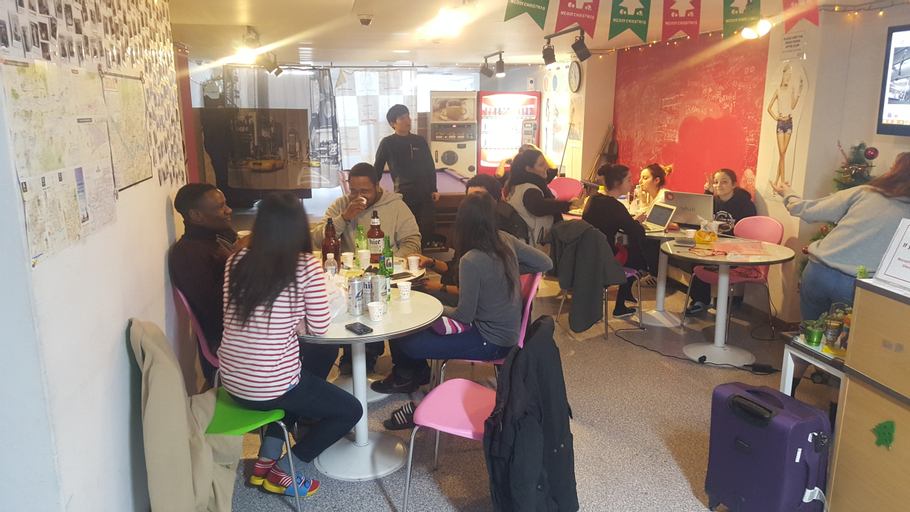 Kimchee Downtown Guesthouse - Hostel, Jung