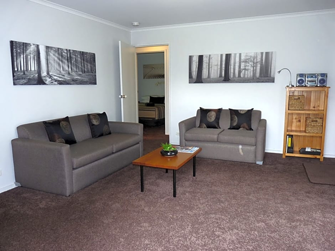 Public Area, Barwon Valley Lodge, South Barwon - Inner
