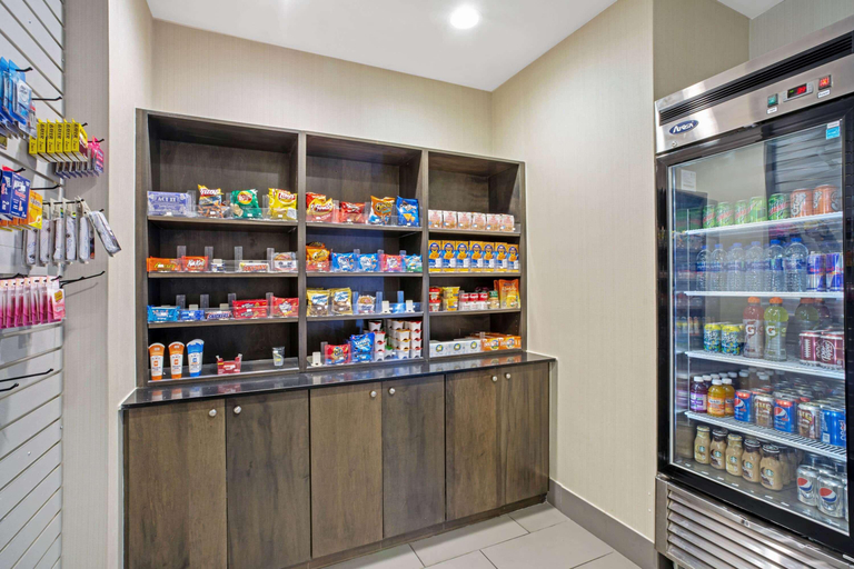 Public Area 3, La Quinta Inn & Suites by Wyndham York, York