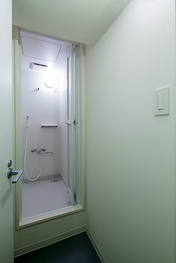 Bathroom 5, Osaka guest house sakura – Hostel, Osaka