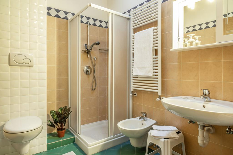 Bathroom 4, Hotel Garnì Maria, Trento