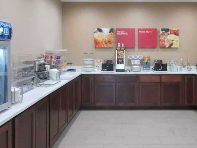 Food & Drinks 5, Comfort Suites Bowling Green Area, Warren