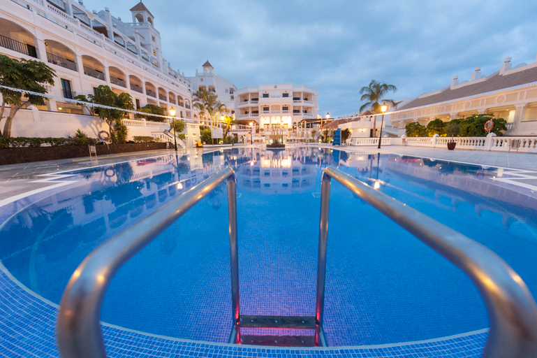 Sport & Beauty 2, Hollywood Mirage, Santa Cruz de Tenerife