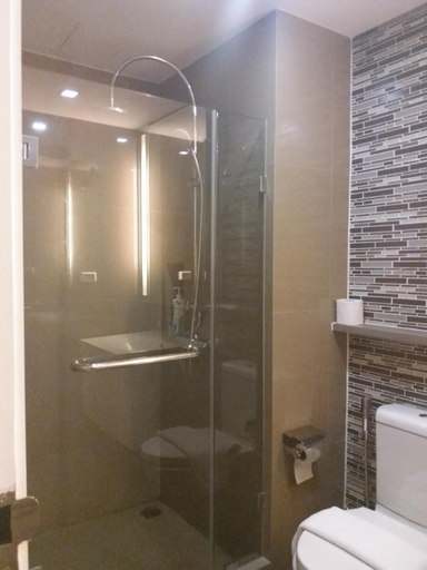 Bathroom 5, Dazzle Sukhumvit 7, Wattana