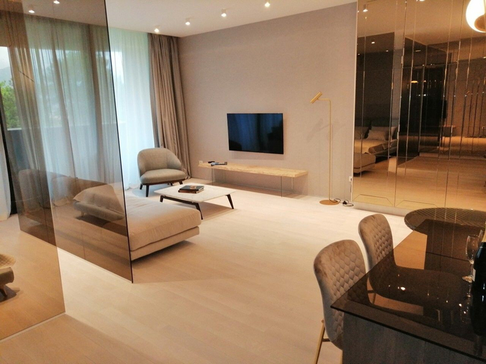 Others, Royal Gardens Luxury Apartments
