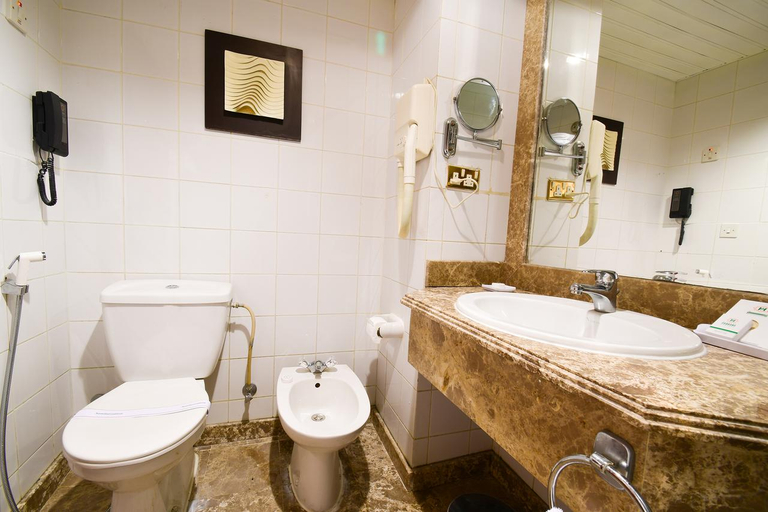 Bathroom 5, Al Shourfah Hotel Madinah, Al Madinah Al Munawwarah