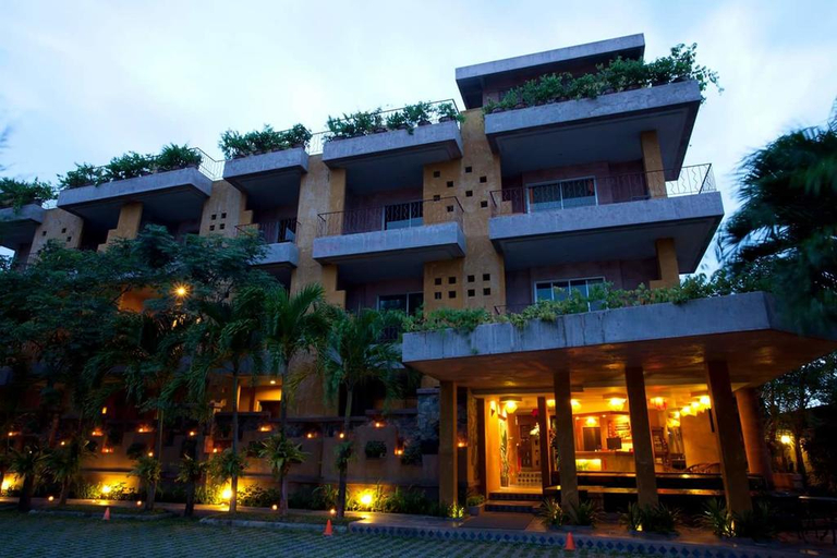 Exterior & Views