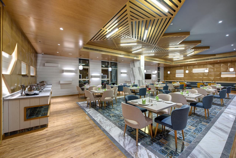 Food & Drinks 5, The S Hotel Al Barsha, Dubai