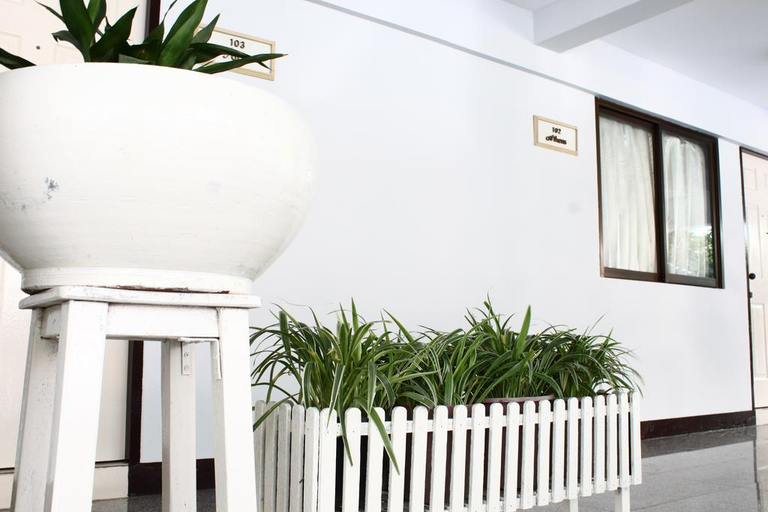 Public Area 3, The European Place, Lak Si