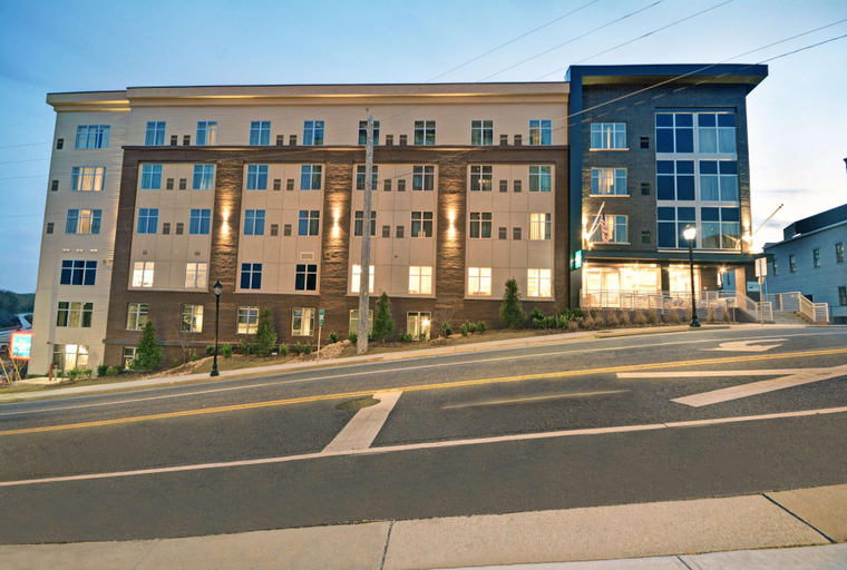 Exterior & Views