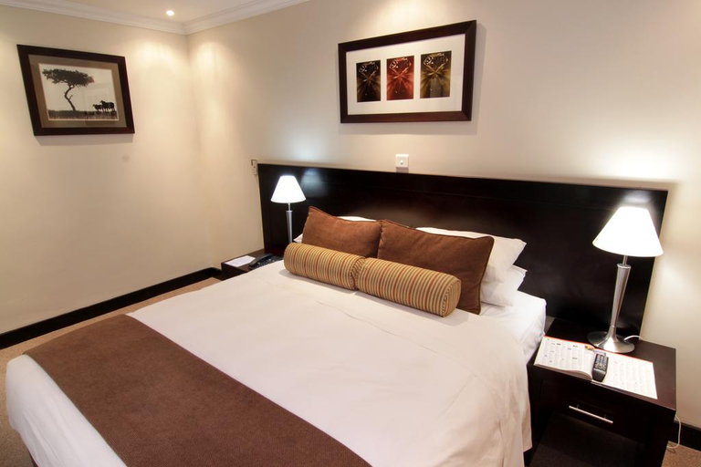 Bedroom, Cresta Lodge Gaborone, Gaborone