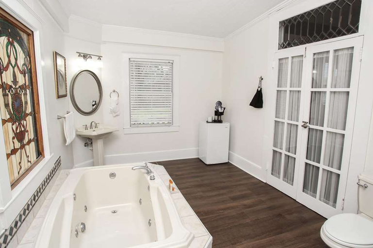 Bathroom 4, Coombs Inn & Suites, Ascend Hotel Collection, Franklin