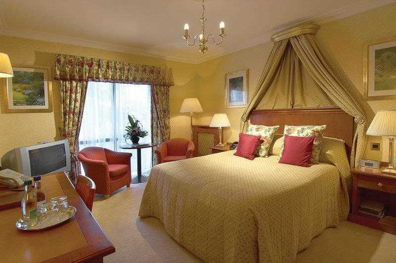 Bedroom 4, Best Western Parkway, Torfaen