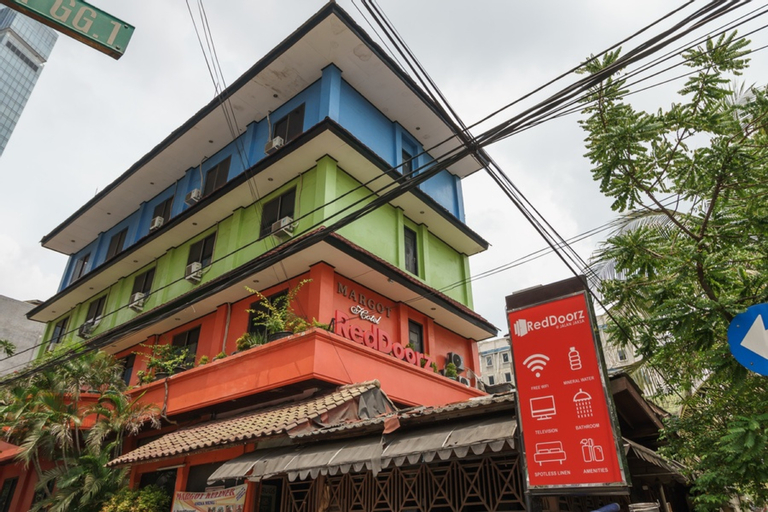 RedDoorz @ Jalan Jaksa, Central Jakarta
