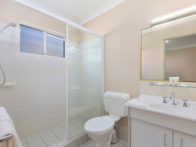Bathroom 4, Comfort Inn North Brisbane, Carseldine