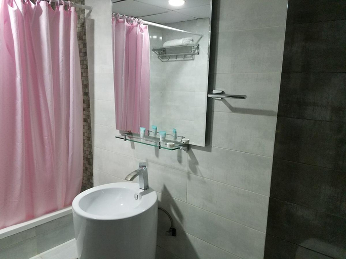 Bathroom, Verona Resort Sharjah, Sharjah City