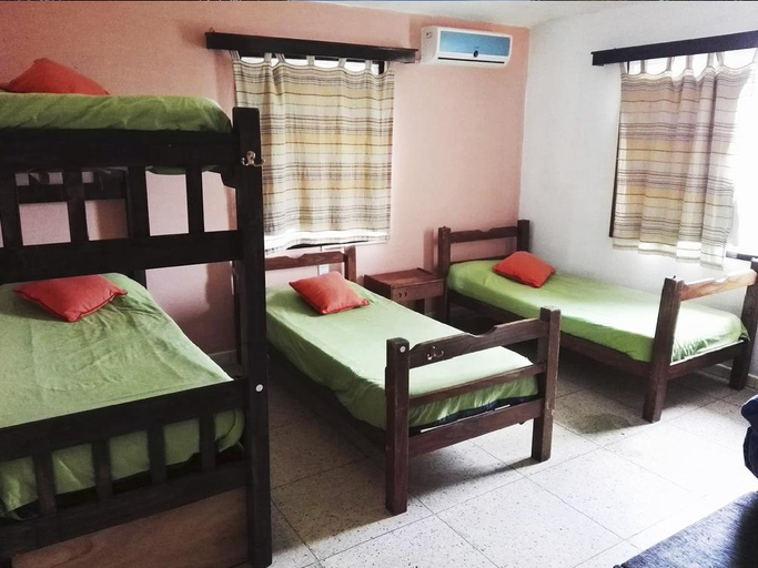 Bedroom 4, Planet Punta del Este Hostel, n.a351