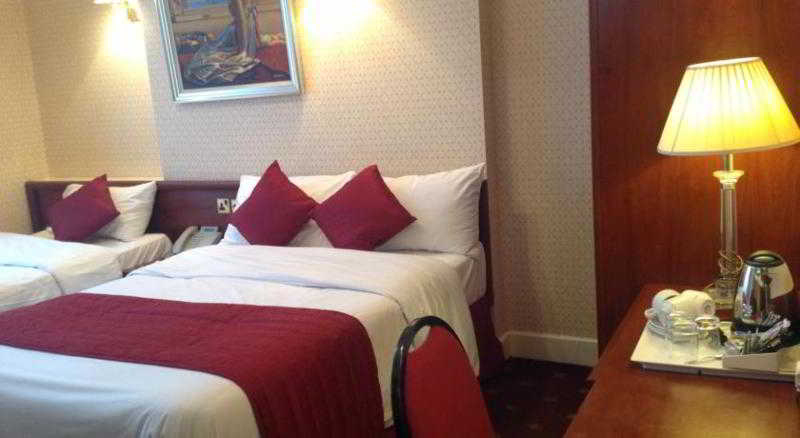 Bedroom 3, Avon Hotel, London