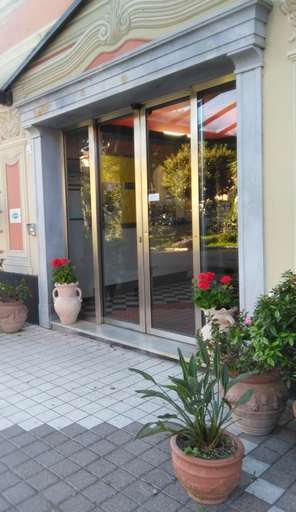 Public Area 2, Sud Est, Genova