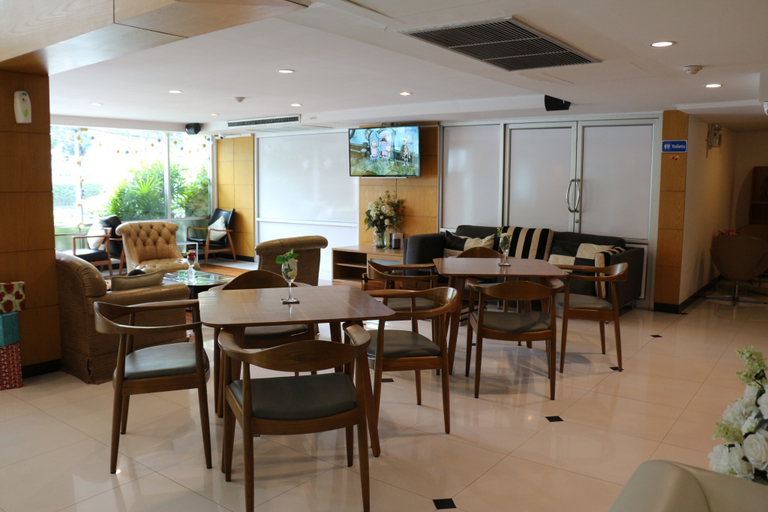 Food & Drinks 4, Sena House Phahonyothin 30, Chatuchak