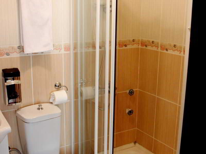 Bathroom 4, Oceans 7 Hotel Istanbul, Fatih