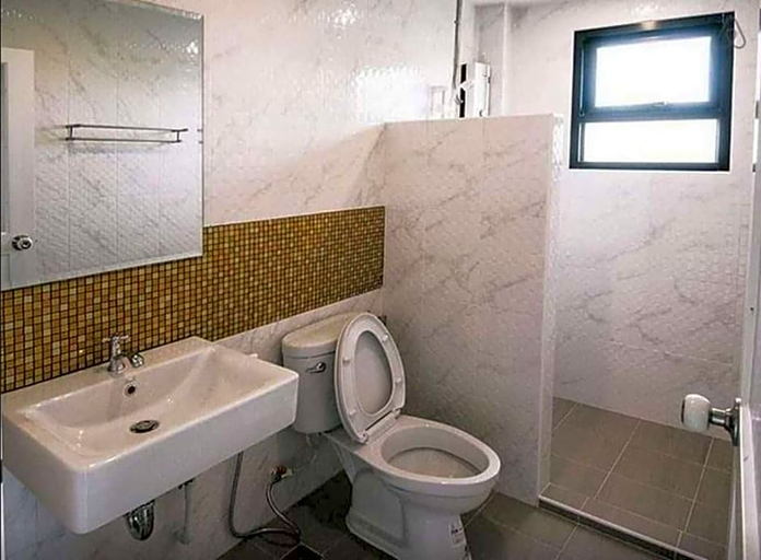 Bathroom 3, Nourish Vegan Bed & Breakfast, Muang Chiang Mai