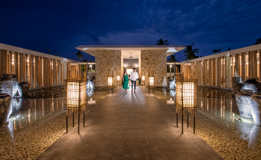 Public Area 4, Emerald Maldives Resort & Spa - All Inclusive, Raa Atoll