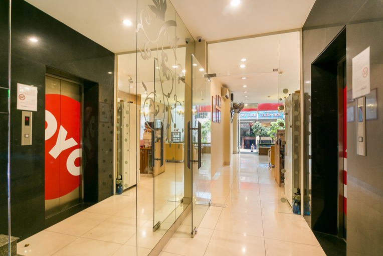 Public Area 2, Holiday Hotel, District 1