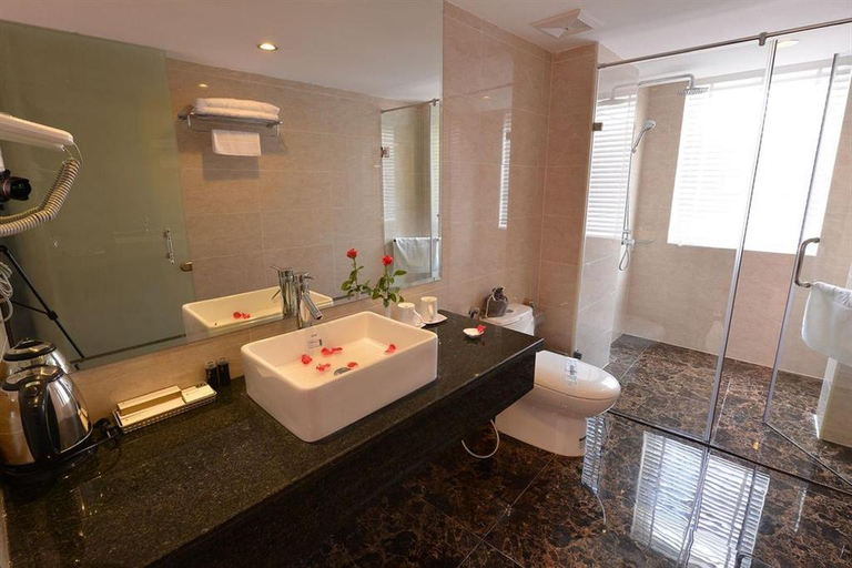 Bathroom 4, Golden Sun Suites Hotel, Hoàn Kiếm