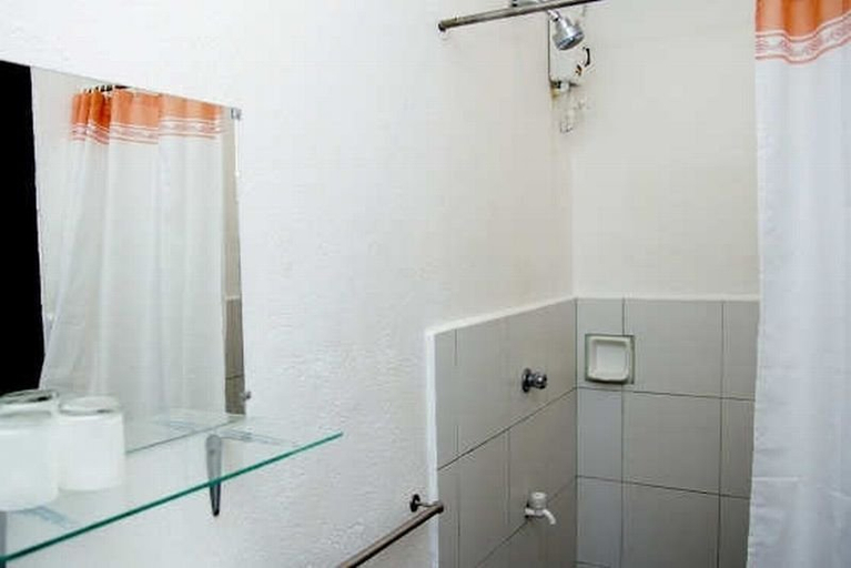 Bathroom 4, Eclipse Resort, Malay