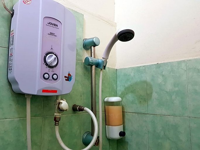 Bathroom 5, Lavender Lodge, Kota Kinabalu
