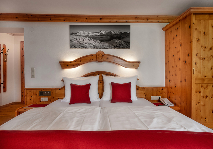 Bedroom 5, Hotel Hubertushof, Sankt Johann im Pongau