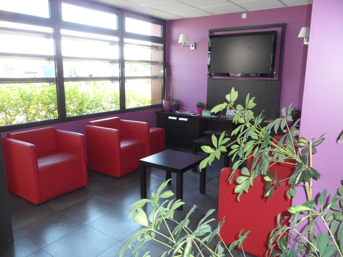 Public Area 3, Kyriad Crépy En Valois, Oise