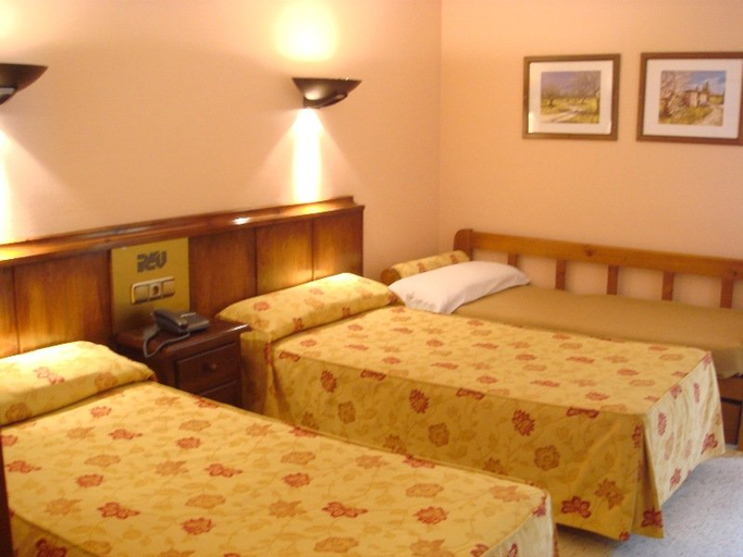 Bedroom 3, Pere d'Urg