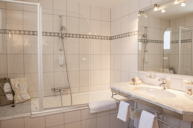Bathroom 5, Hotel Albona Nova, Bludenz
