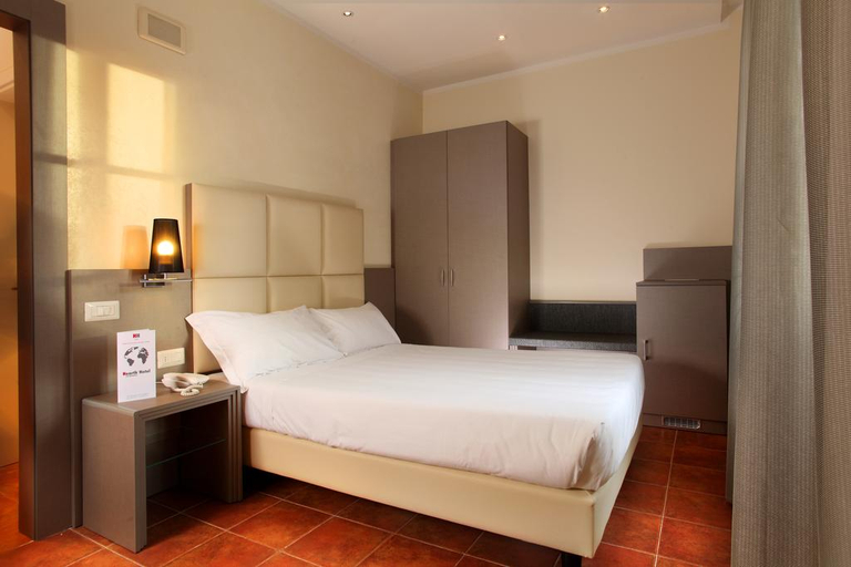 Bedroom 5, Hearth Hotel, Rome