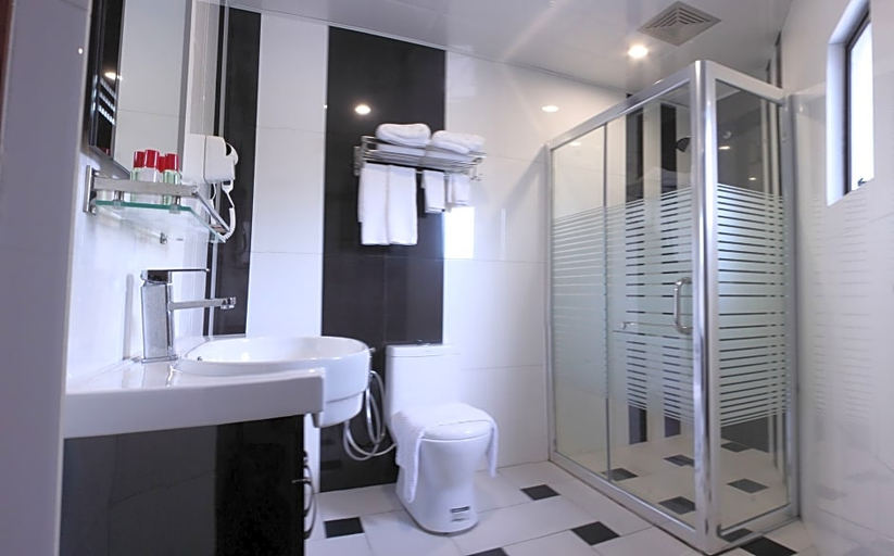 Bathroom 4, Mandarin Hotel, Kota Kinabalu