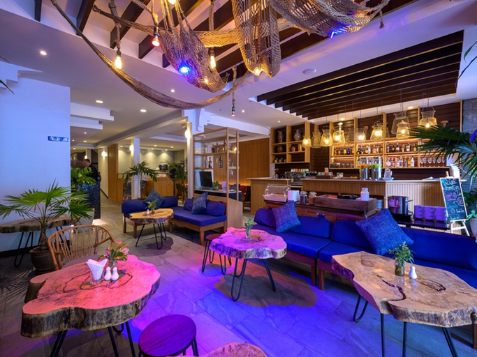 Food & Drinks 4, Quarter 09 Beach, Pattaya